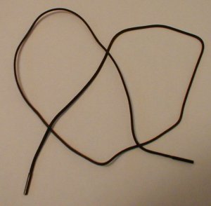 a shoelace in the shape of a pretzel